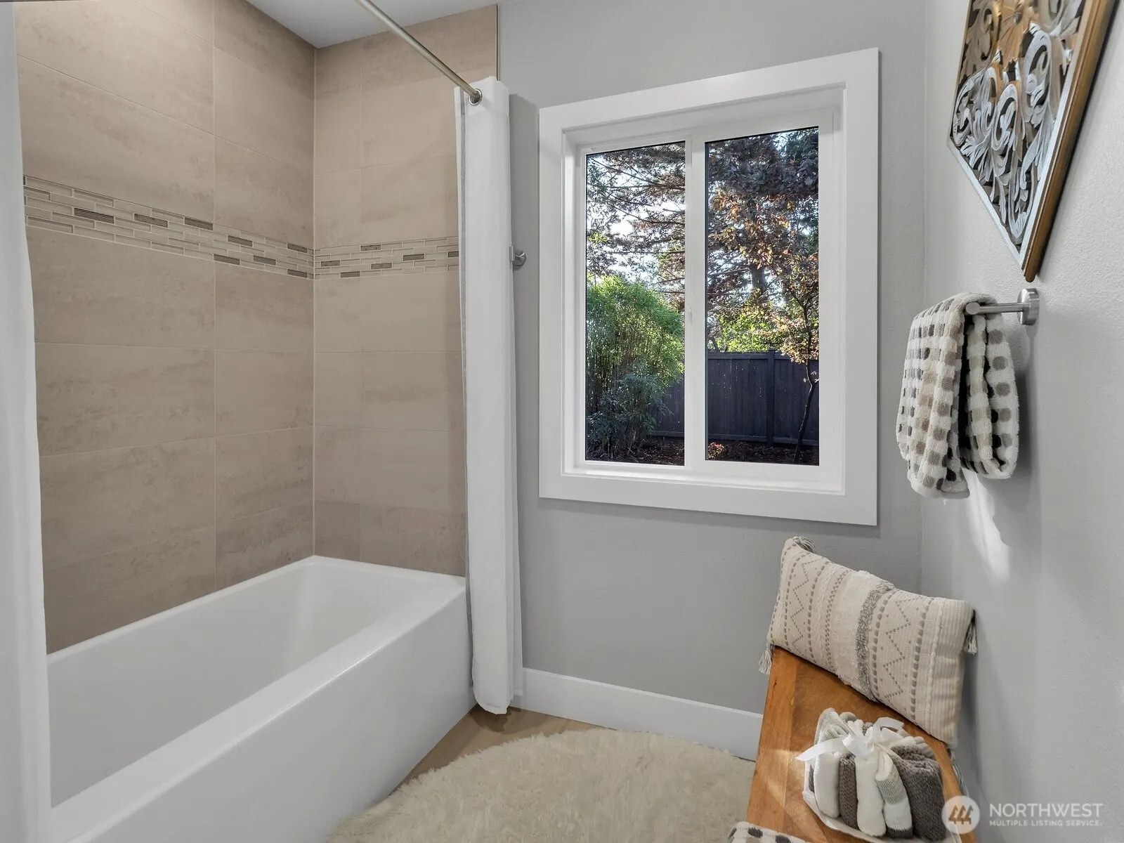 112 Th SE 3131 Avenue , Bellevue, WA 98004