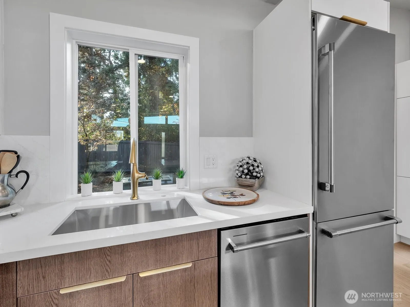 112 Th SE 3131 Avenue , Bellevue, WA 98004