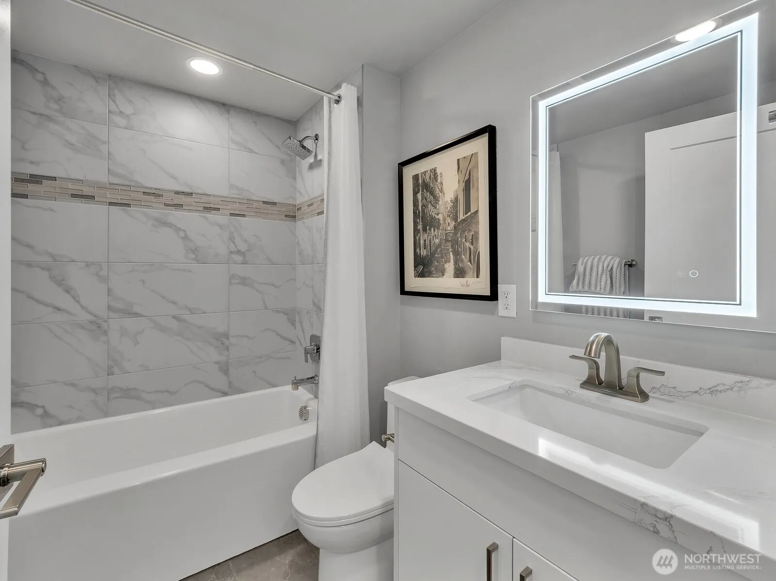 112 Th SE 3131 Avenue , Bellevue, WA 98004