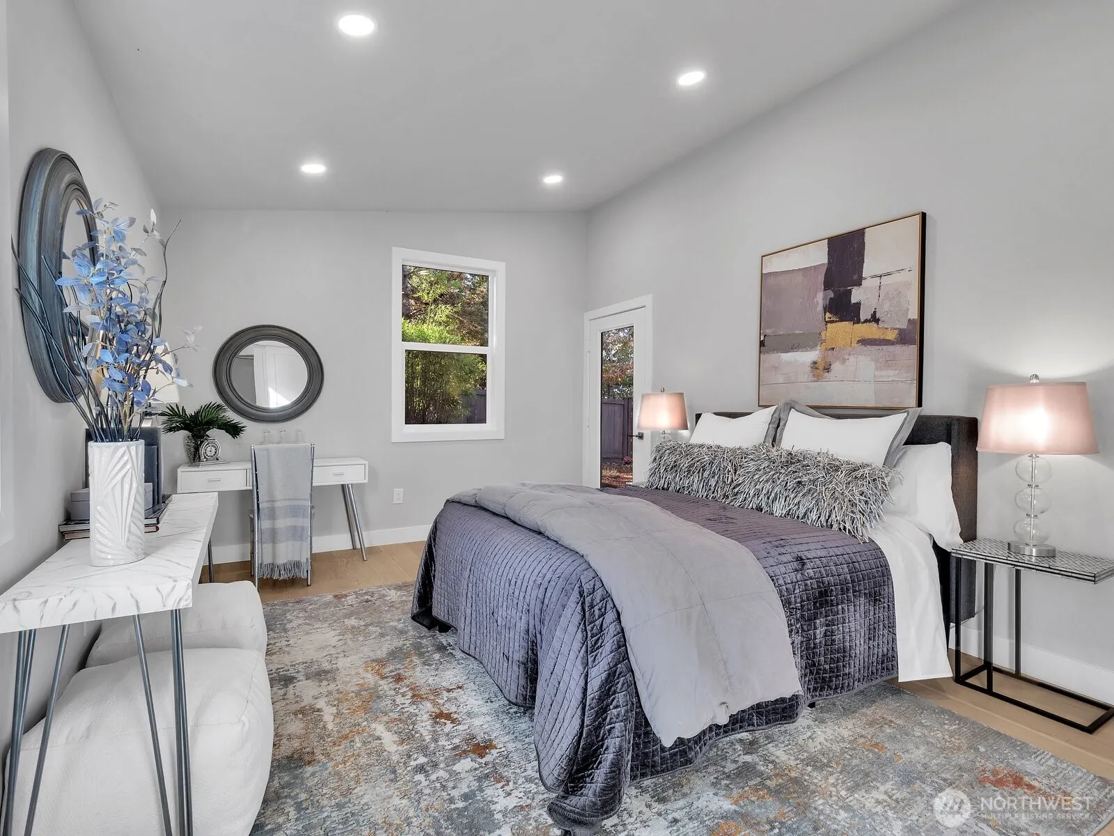 112 Th SE 3131 Avenue , Bellevue, WA 98004