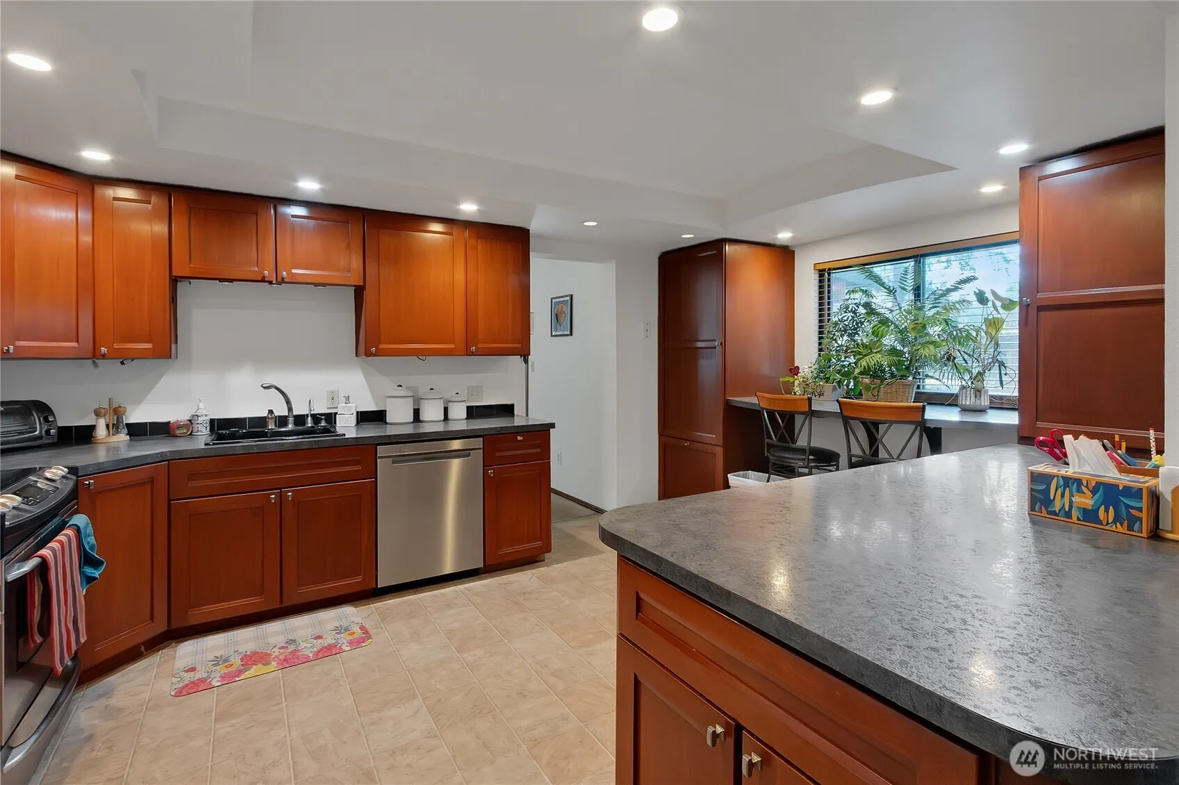 28707 210th Avenue SE, Kent, WA 98042