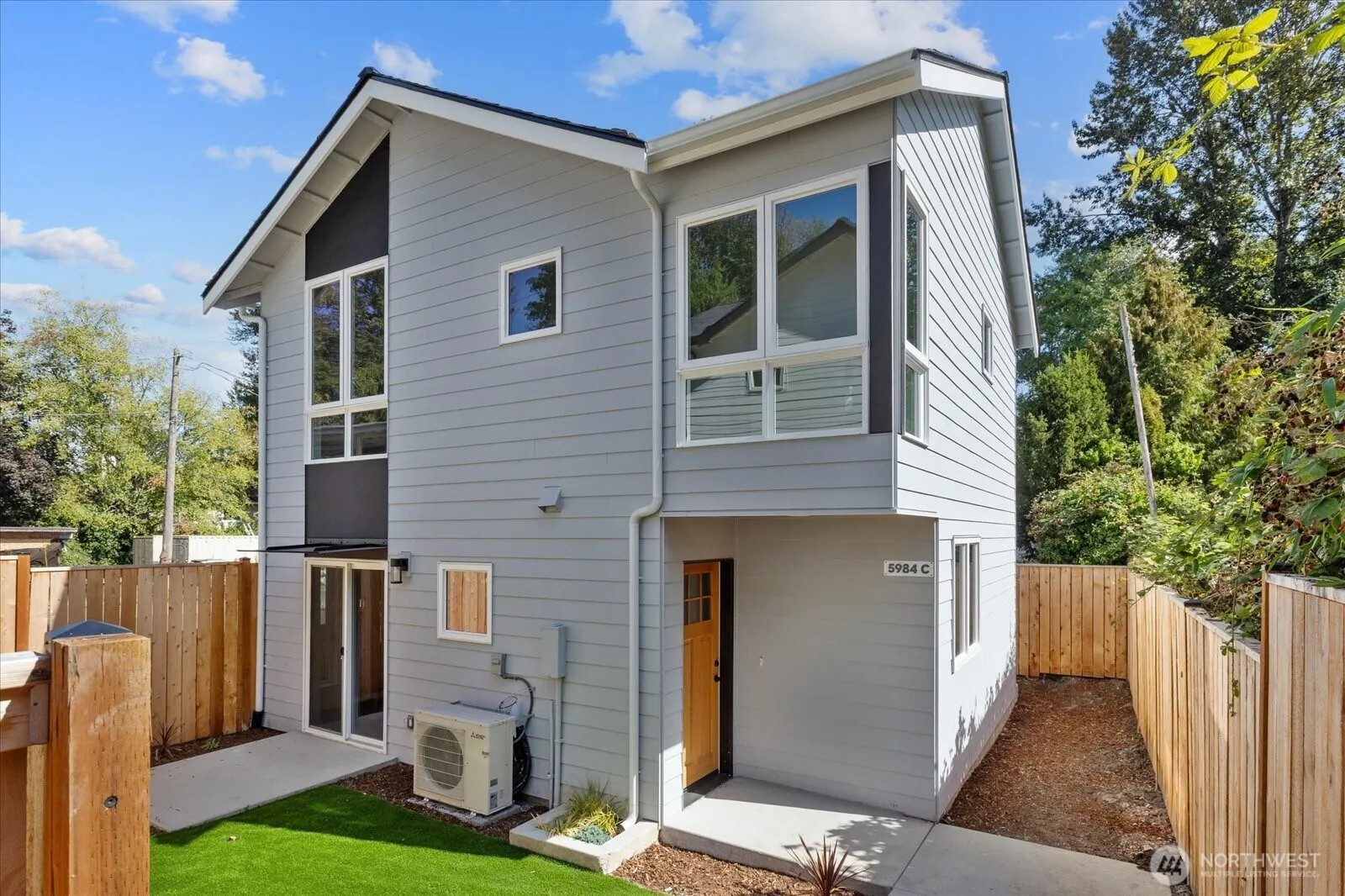 5984 26th Avenue SW #C, Seattle, WA 98106