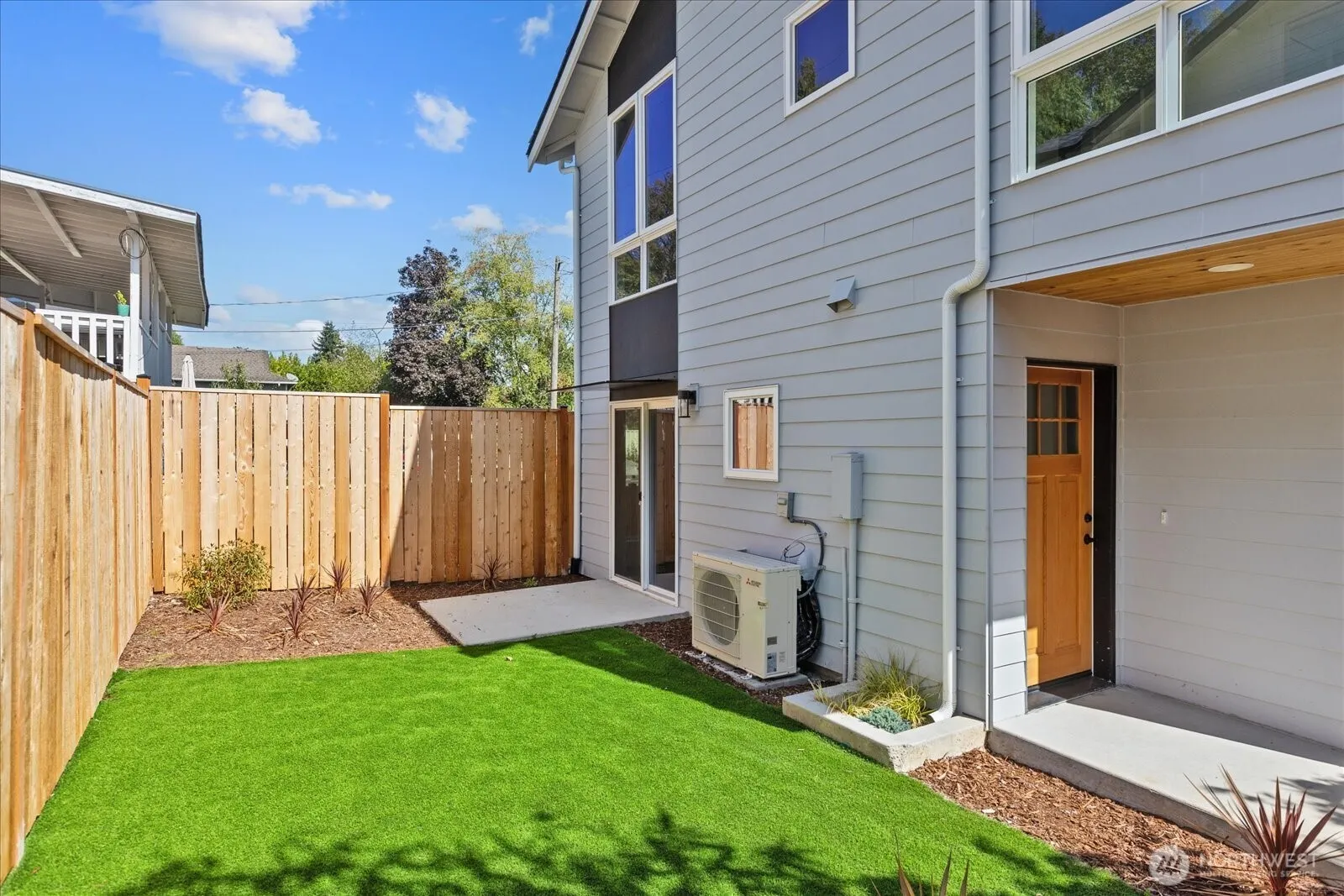 5984 26th Avenue SW #C, Seattle, WA 98106