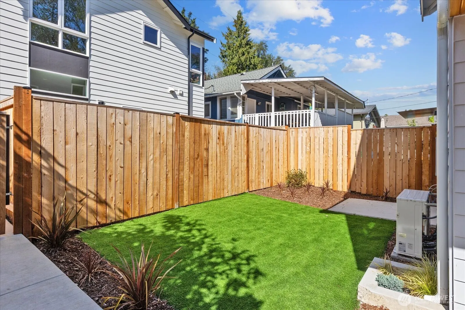 5984 26th Avenue SW #C, Seattle, WA 98106