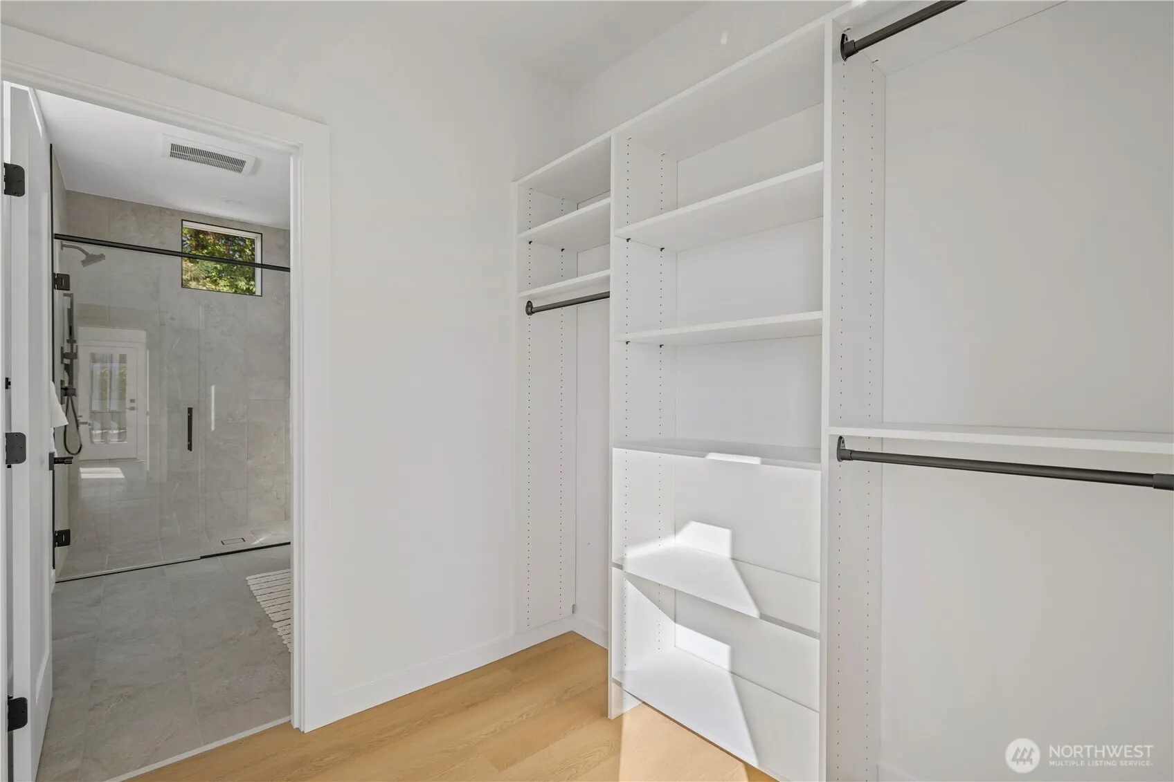 3421 Albion Place N, Seattle, WA 98103