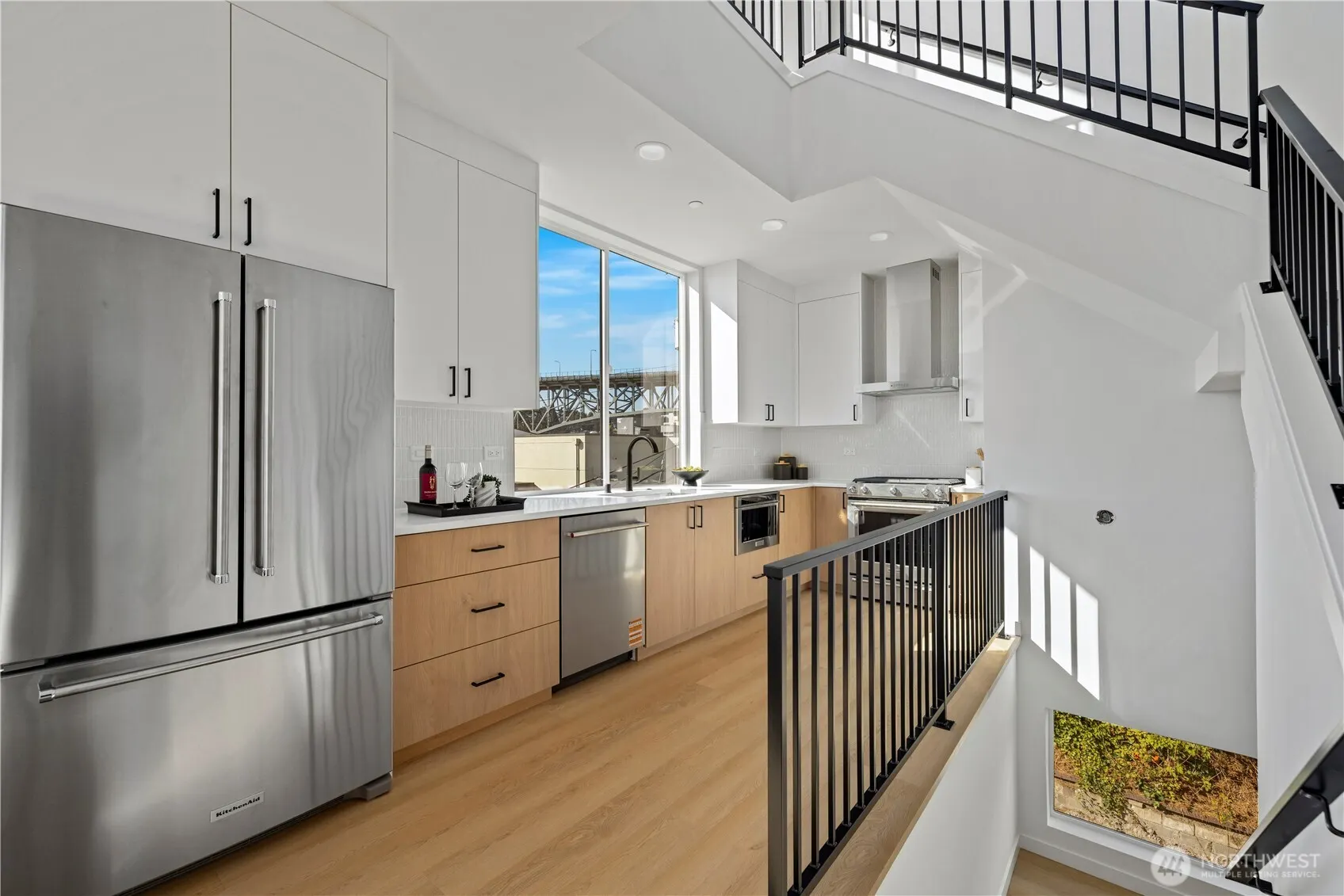 3421 Albion Place N, Seattle, WA 98103