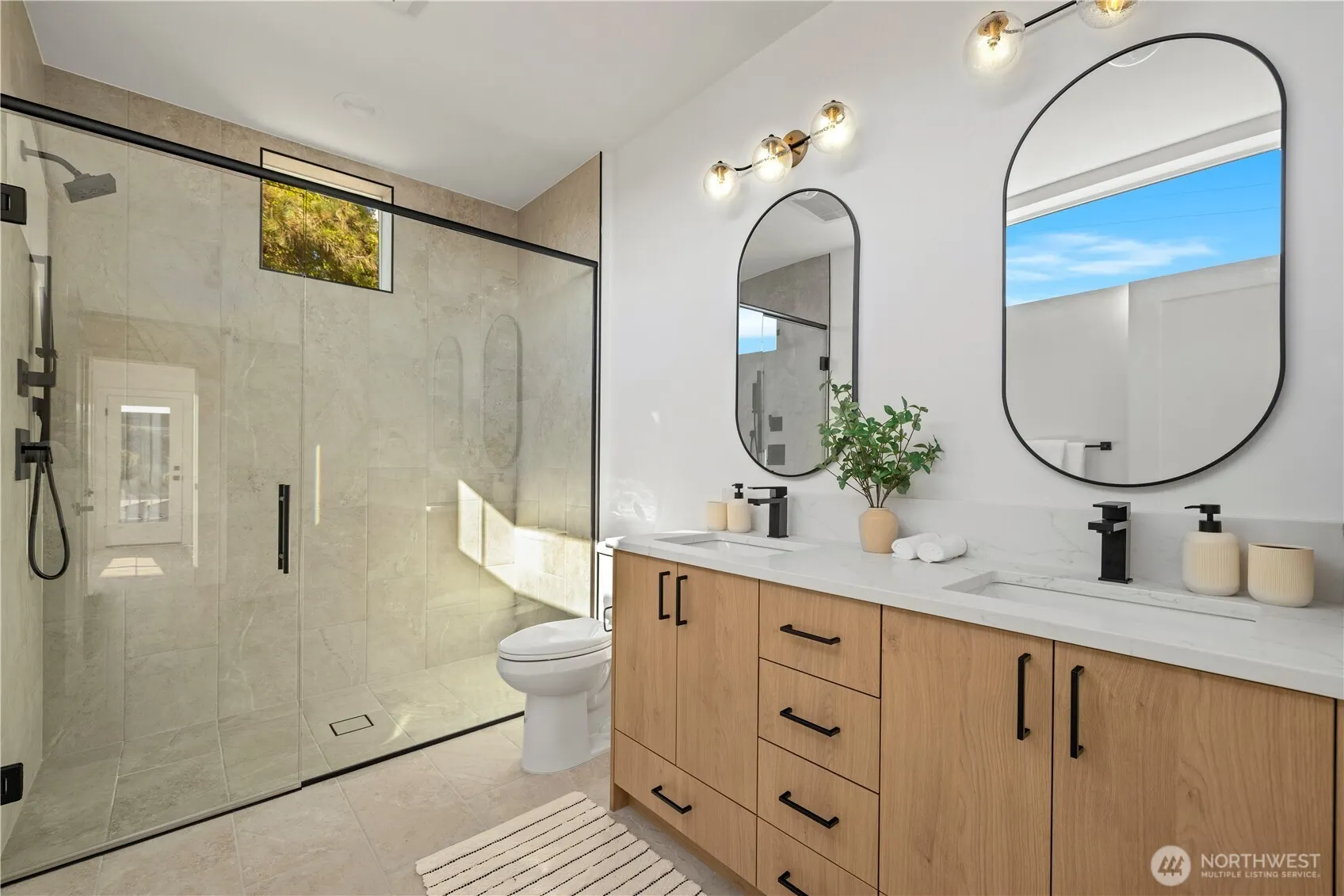 3421 Albion Place N, Seattle, WA 98103