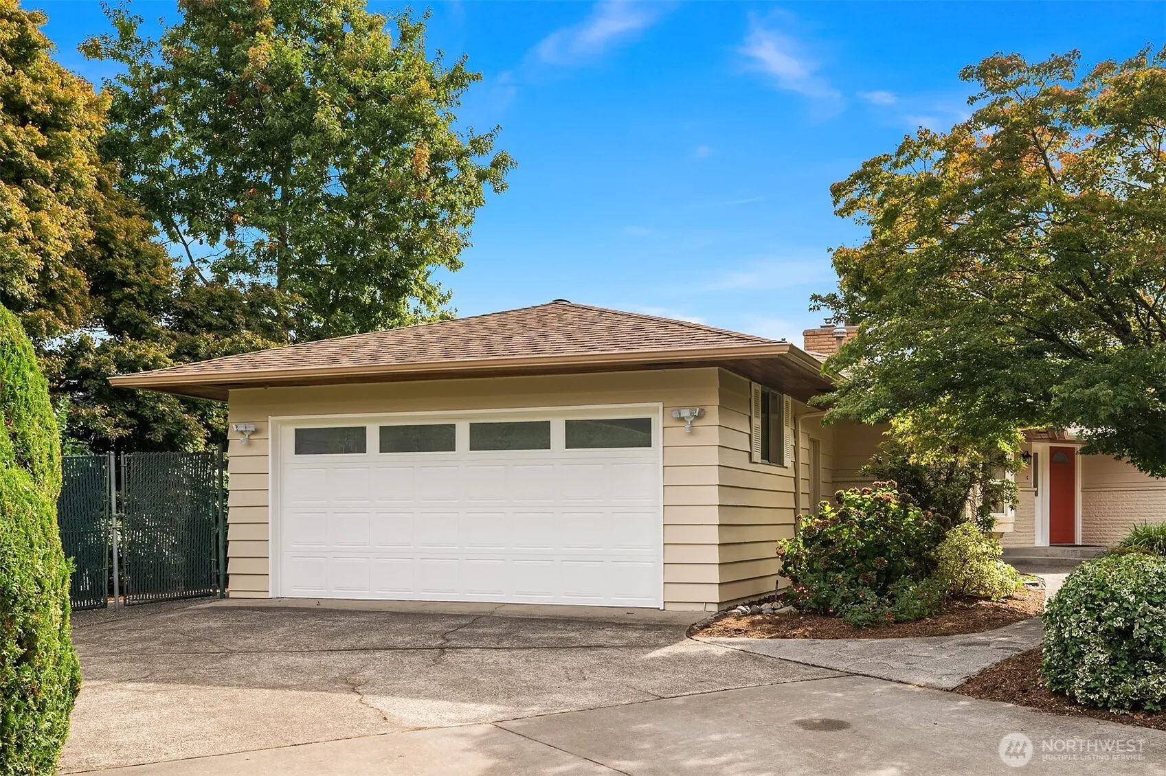 10034 41st Avenue NE, Seattle, WA 98125