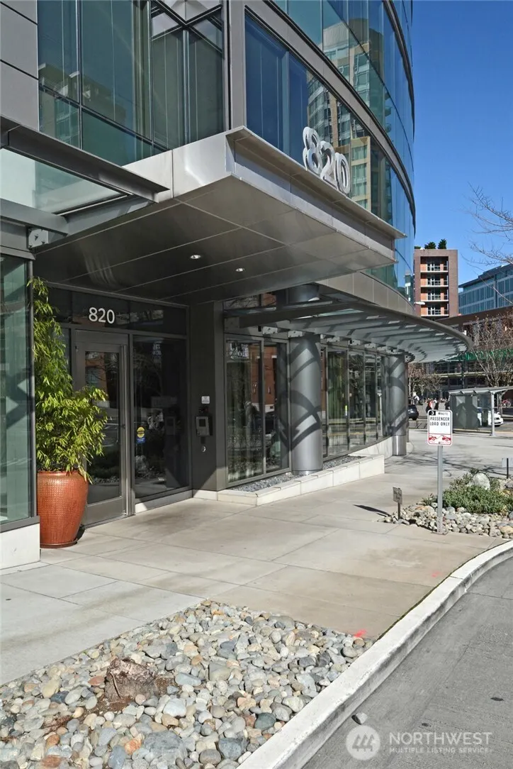 820 Blanchard Street #1301, Seattle, WA 98121
