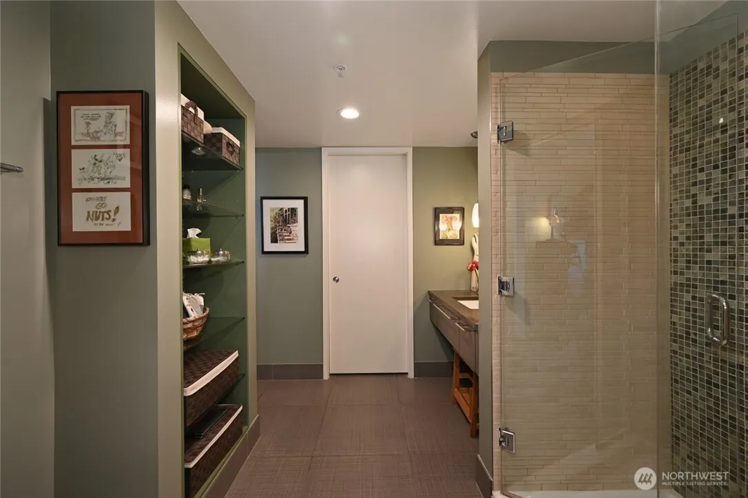 820 Blanchard Street #1301, Seattle, WA 98121