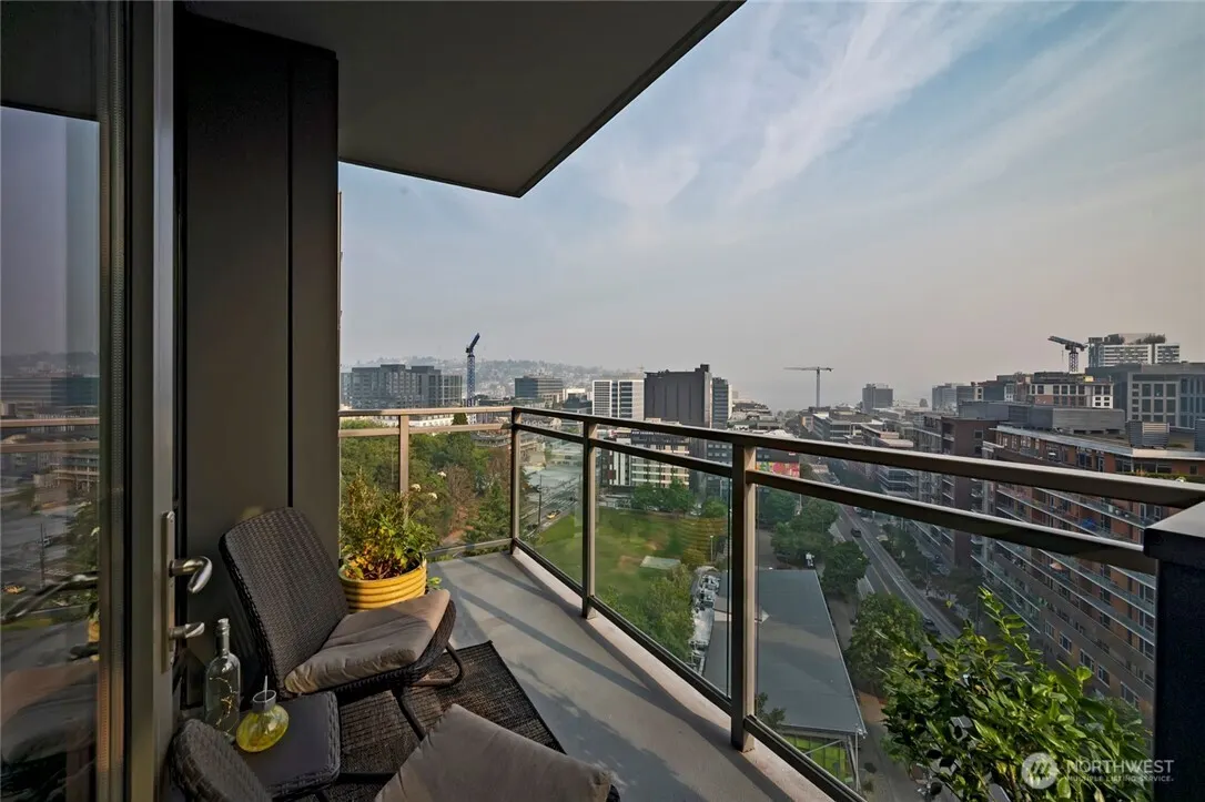 820 Blanchard Street #1301, Seattle, WA 98121