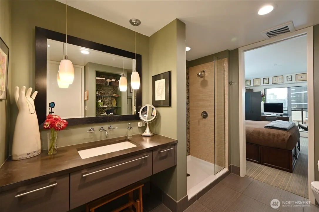 820 Blanchard Street #1301, Seattle, WA 98121