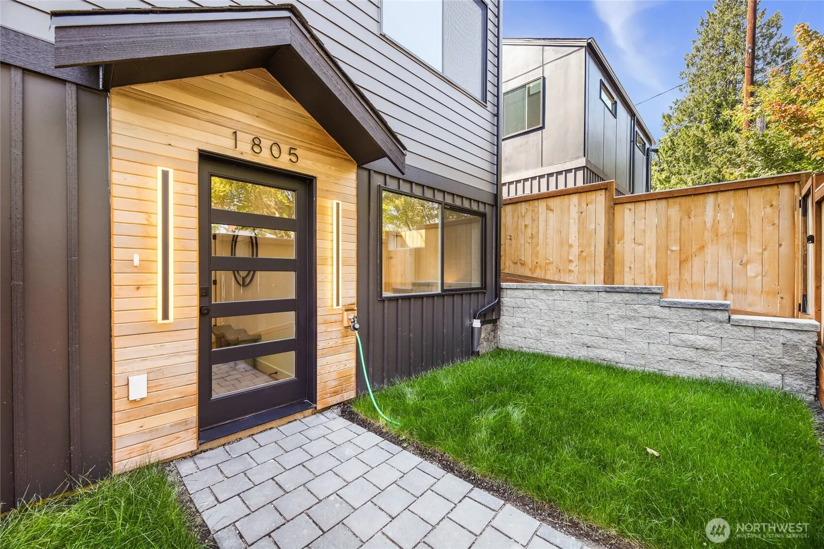 1805 SW Elmsgrove Street , Seattle, WA 98106