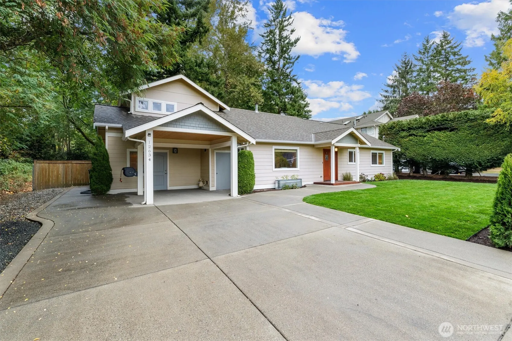 12634 NE 95th Street , Kirkland, WA 98033