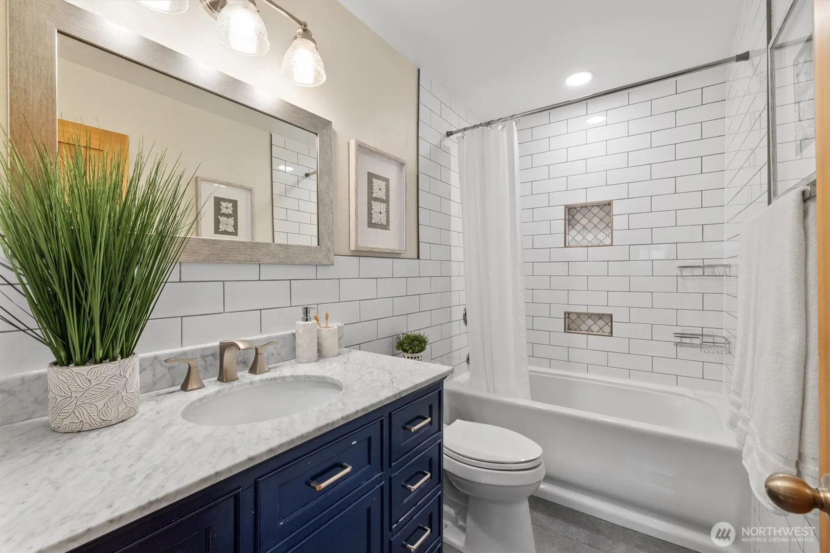 12634 NE 95th Street , Kirkland, WA 98033