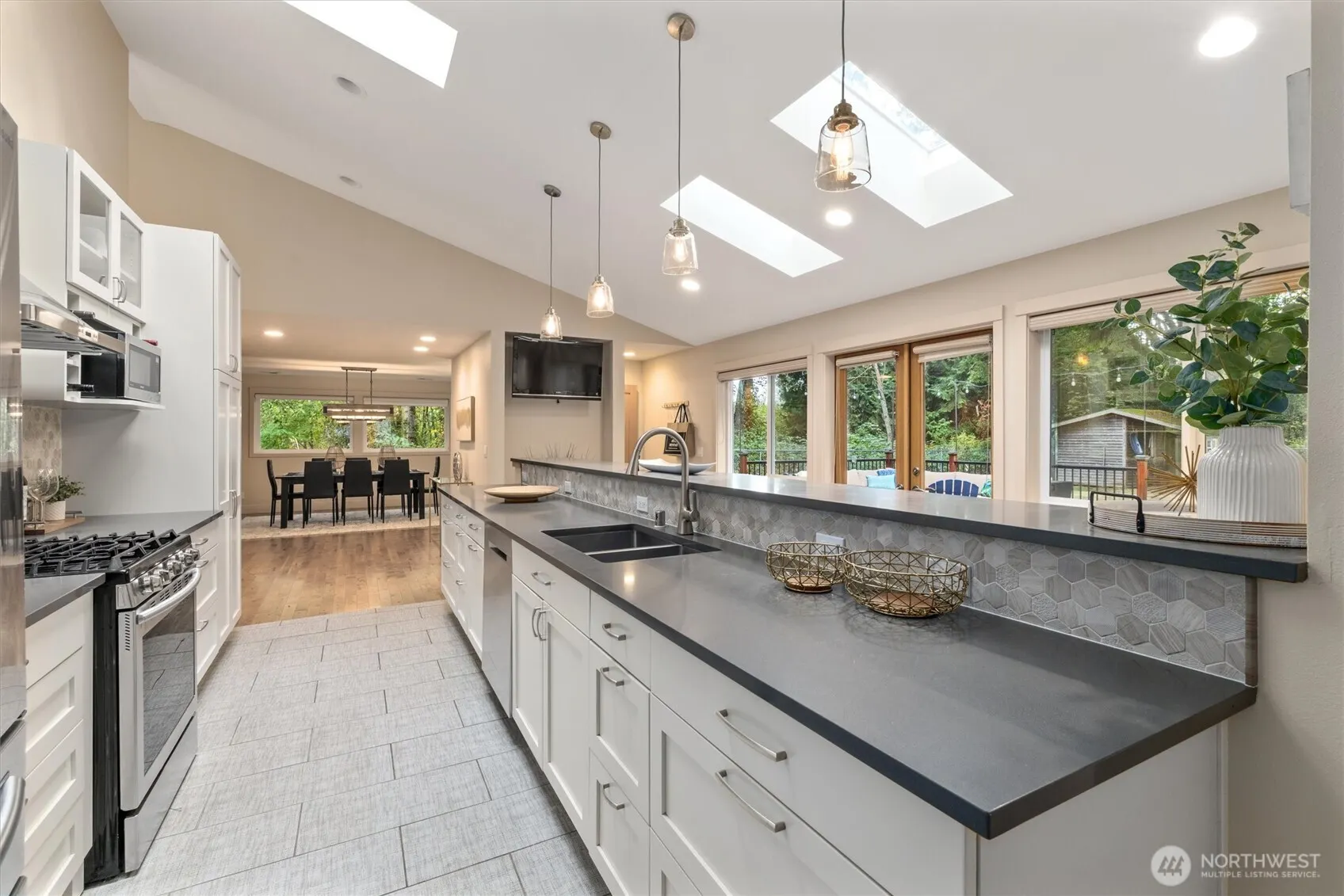 12634 NE 95th Street , Kirkland, WA 98033