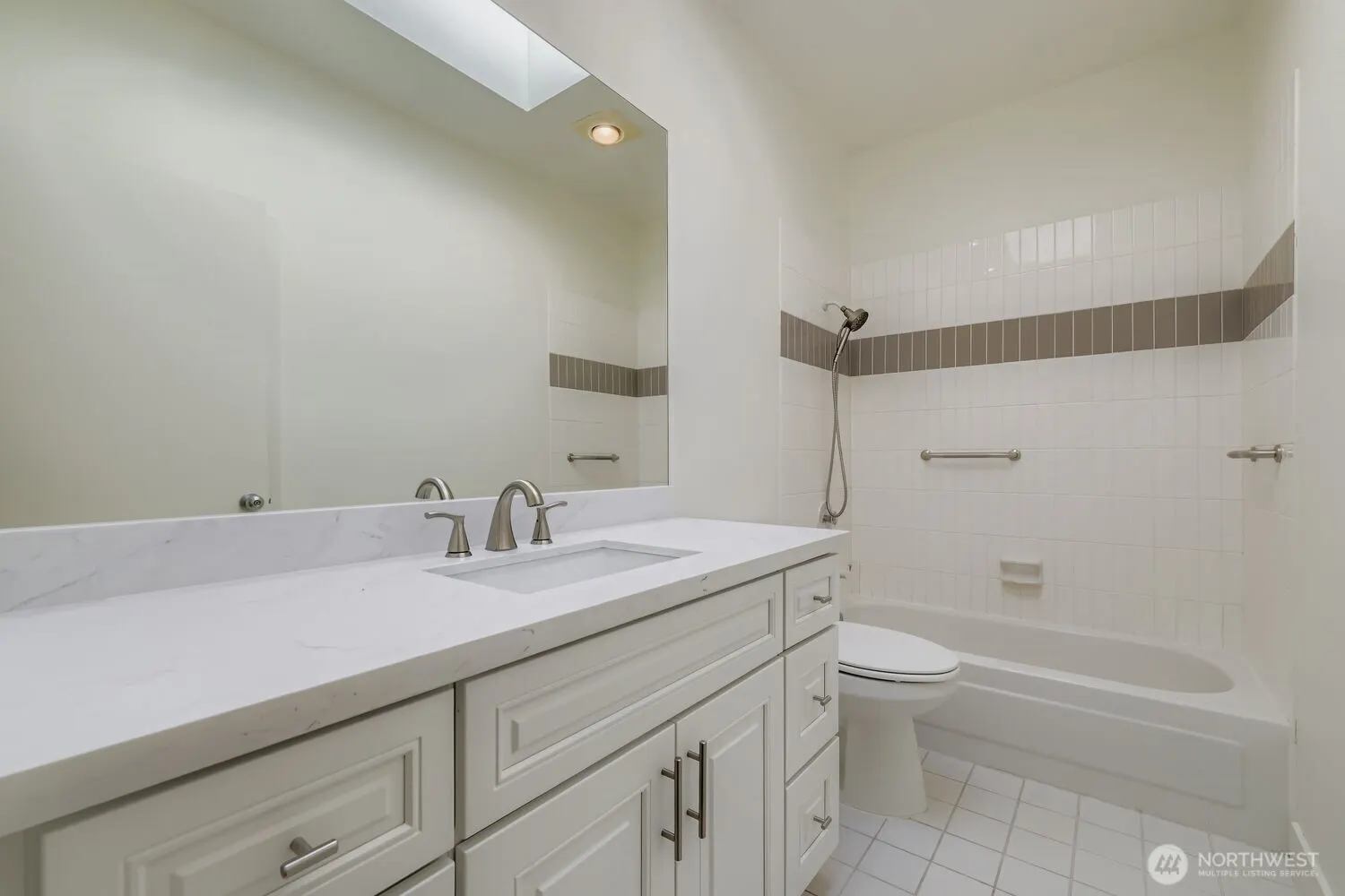 608 Bellevue Way SE #F1, Bellevue, WA 98004-6633