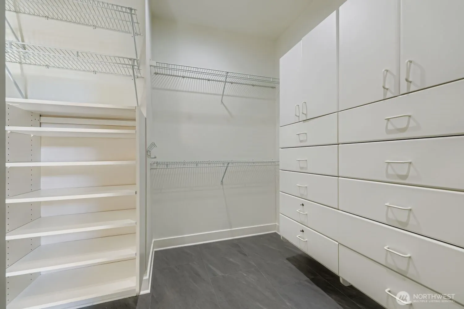 608 Bellevue Way SE #F1, Bellevue, WA 98004-6633