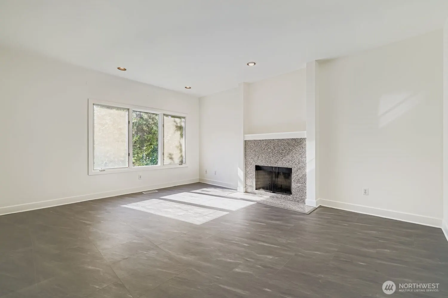 608 Bellevue Way SE #F1, Bellevue, WA 98004-6633