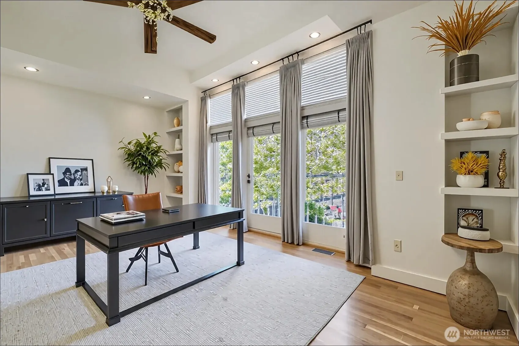 608 Bellevue Way SE #F1, Bellevue, WA 98004-6633