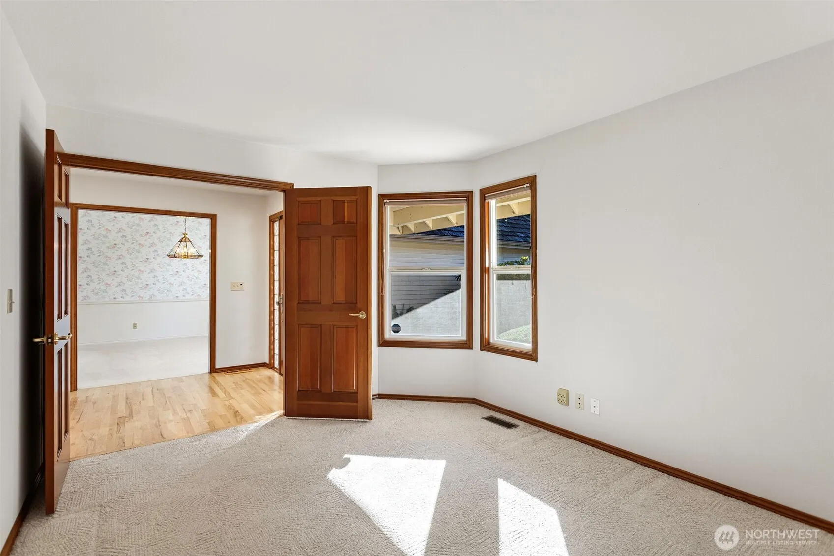 16416 121st Avenue NE, Bothell, WA 98011-7101