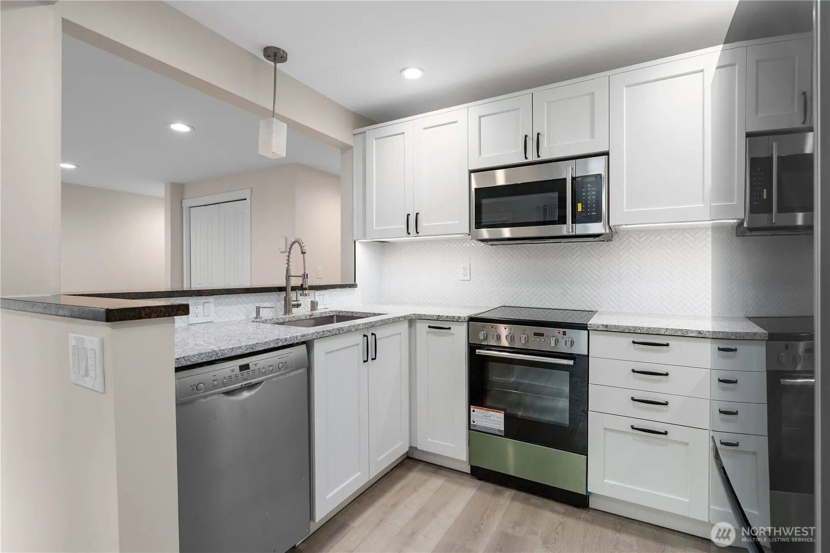 8248 126th Avenue NE #C101, Kirkland, WA 98033