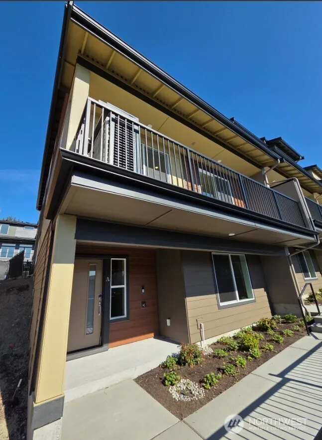 13211 NE 127th Way #A, Kirkland, WA 98034
