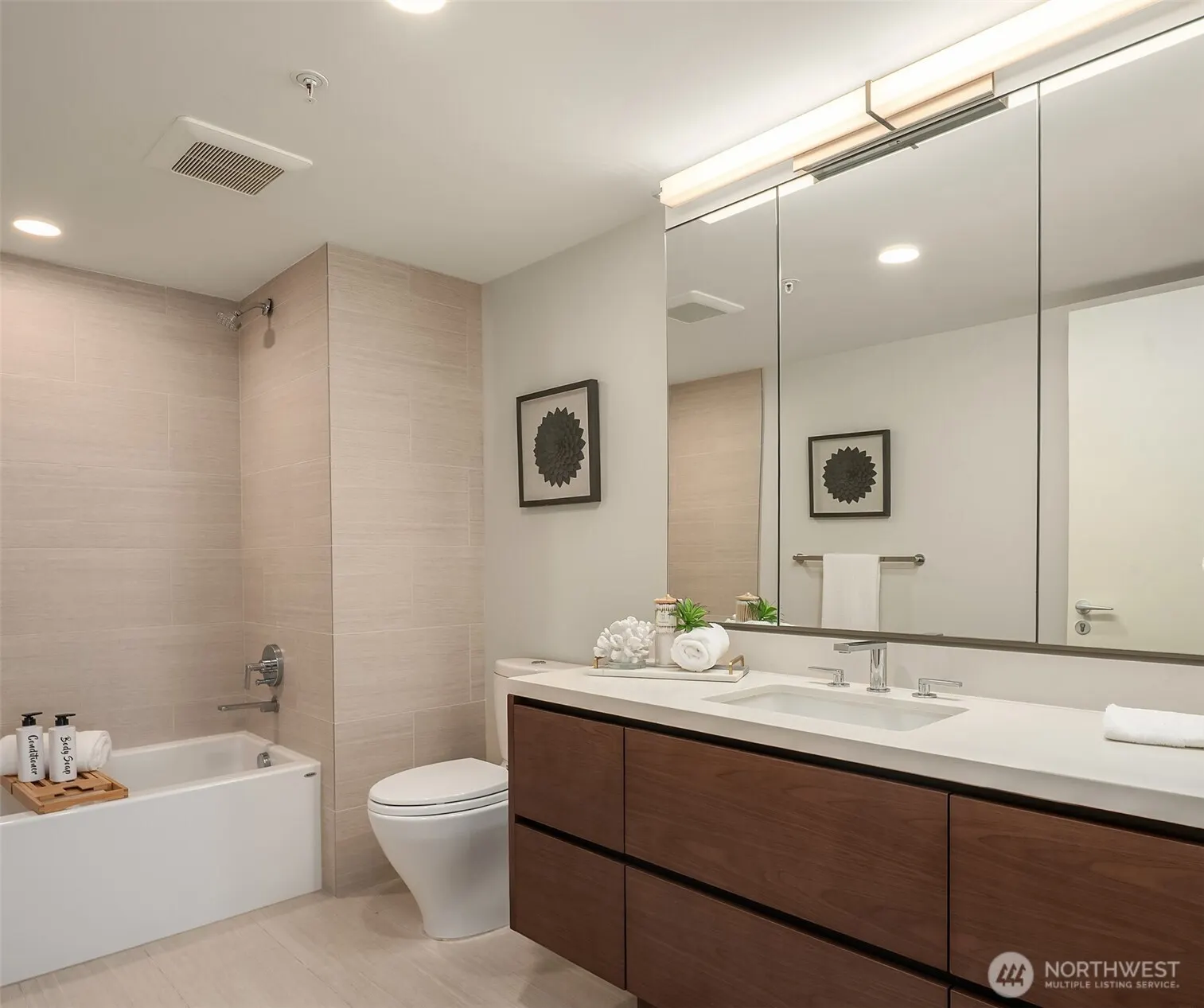 121 Stewart Street #1204, Seattle, WA 98011