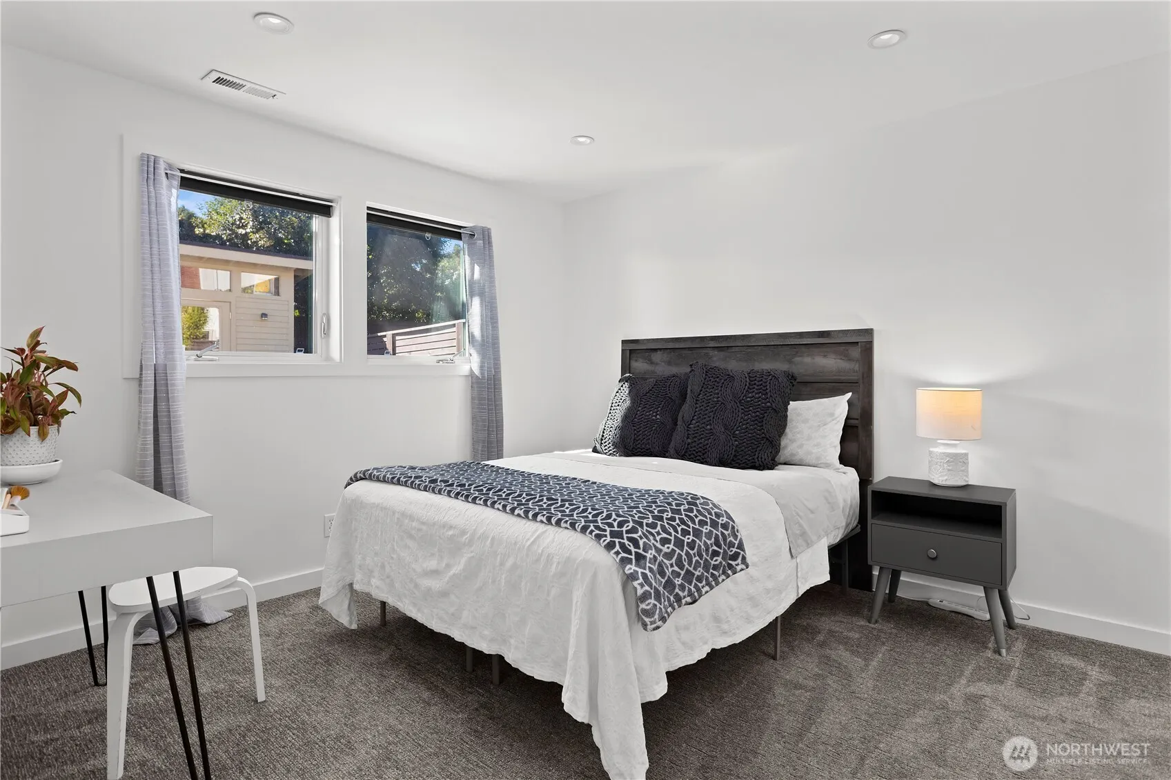 10829 42nd Avenue SW, Seattle, WA 98146-1641