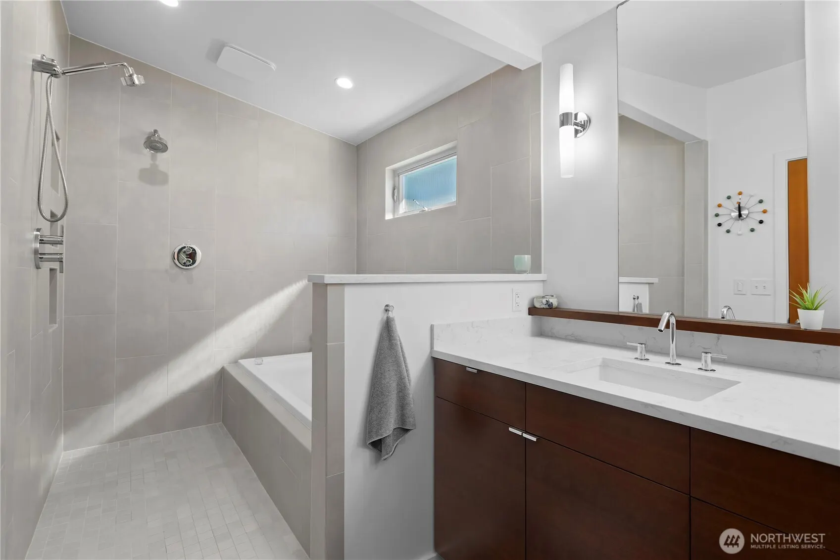 10829 42nd Avenue SW, Seattle, WA 98146-1641