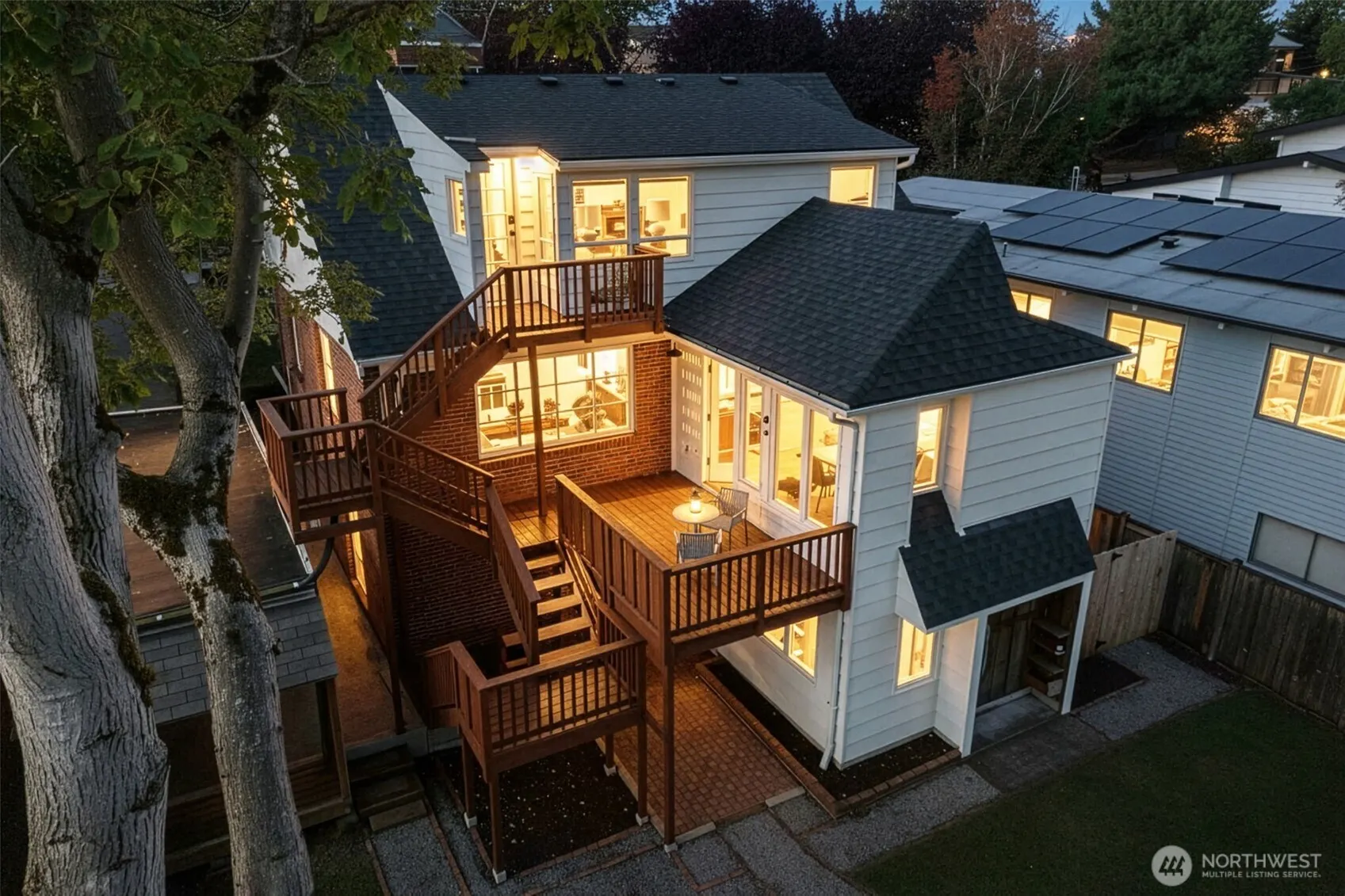 5716 38th Ave NE, Seattle, WA 98105
