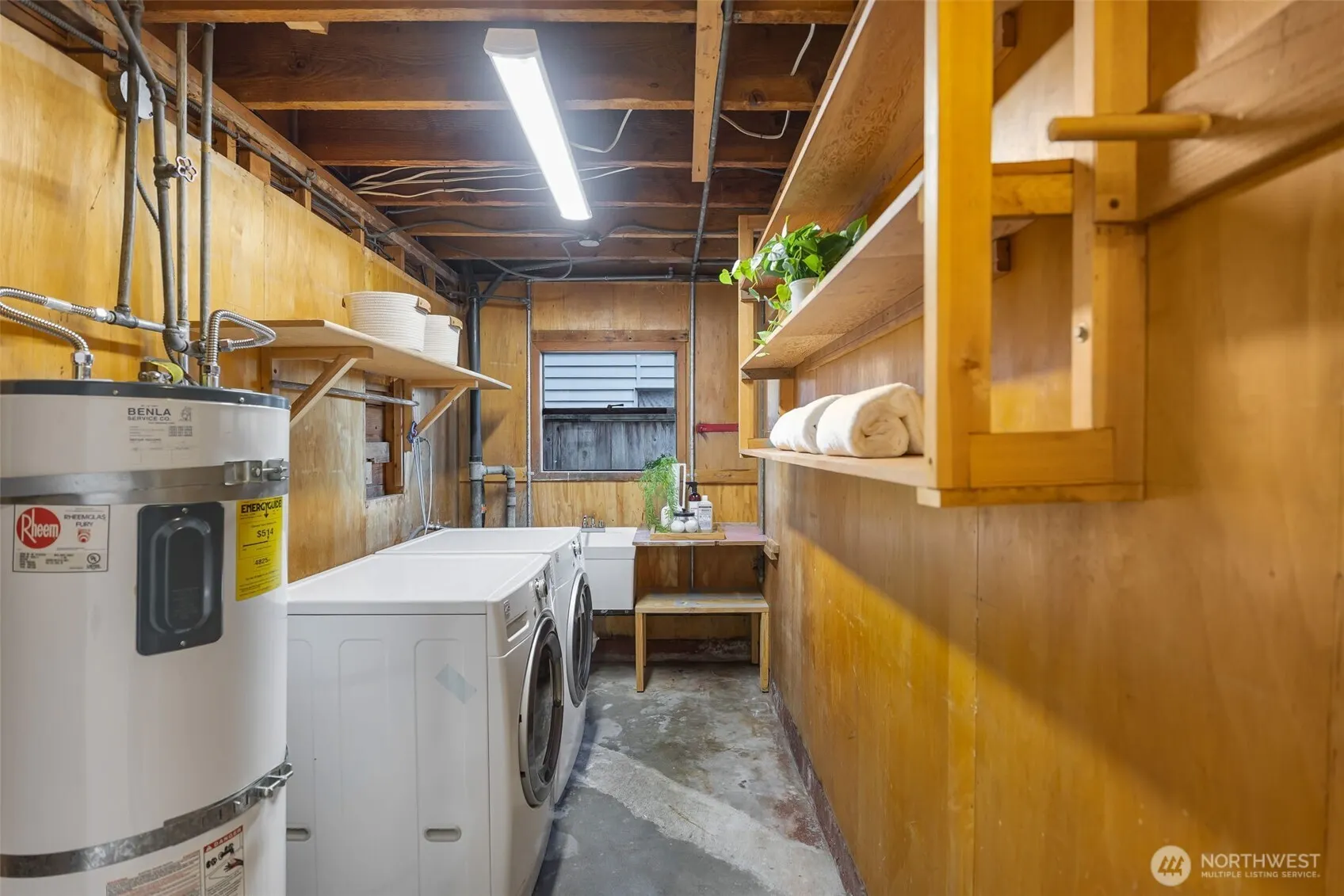 5716 38th Ave NE, Seattle, WA 98105