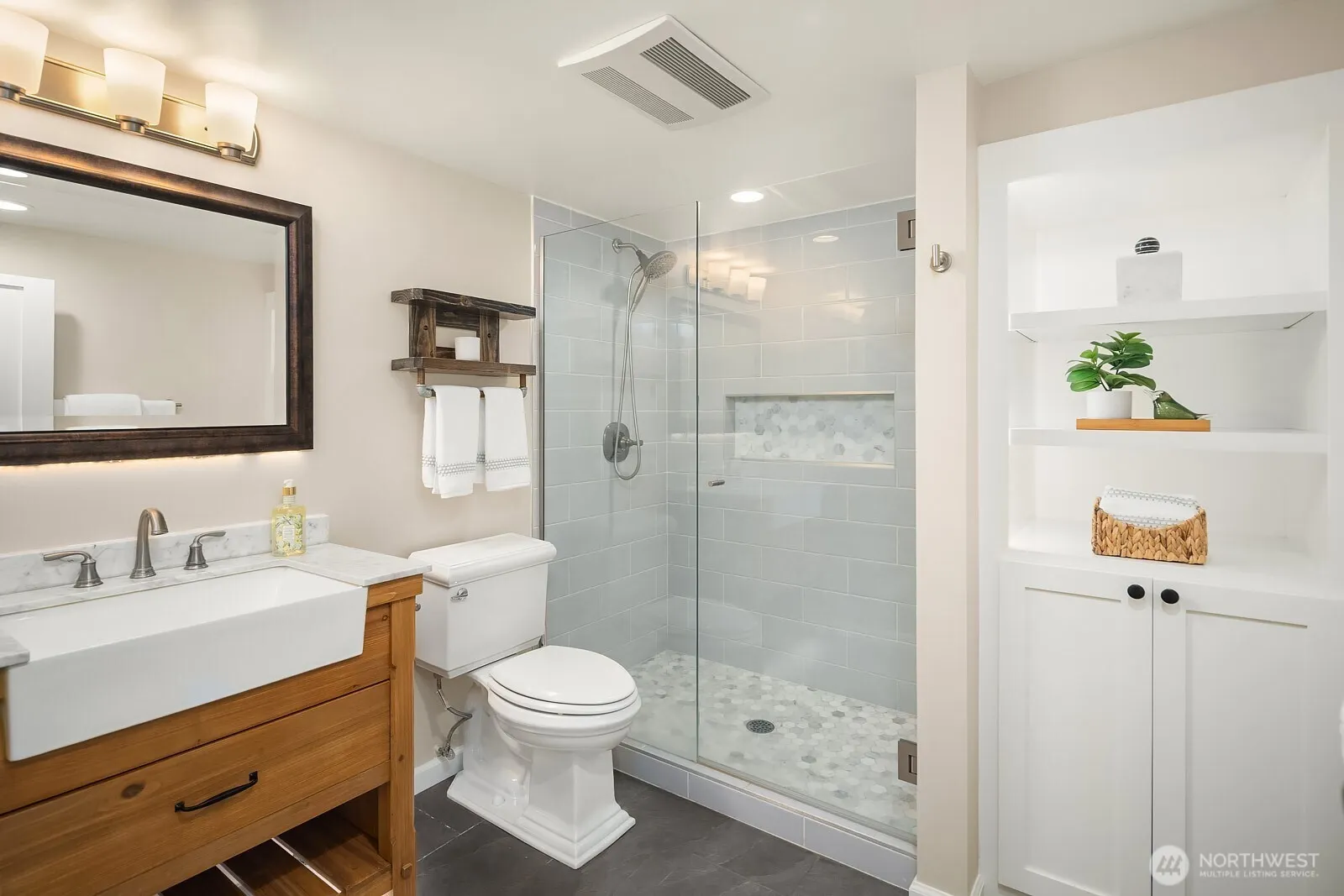 5606 59th Avenue NE, Seattle, WA 98105