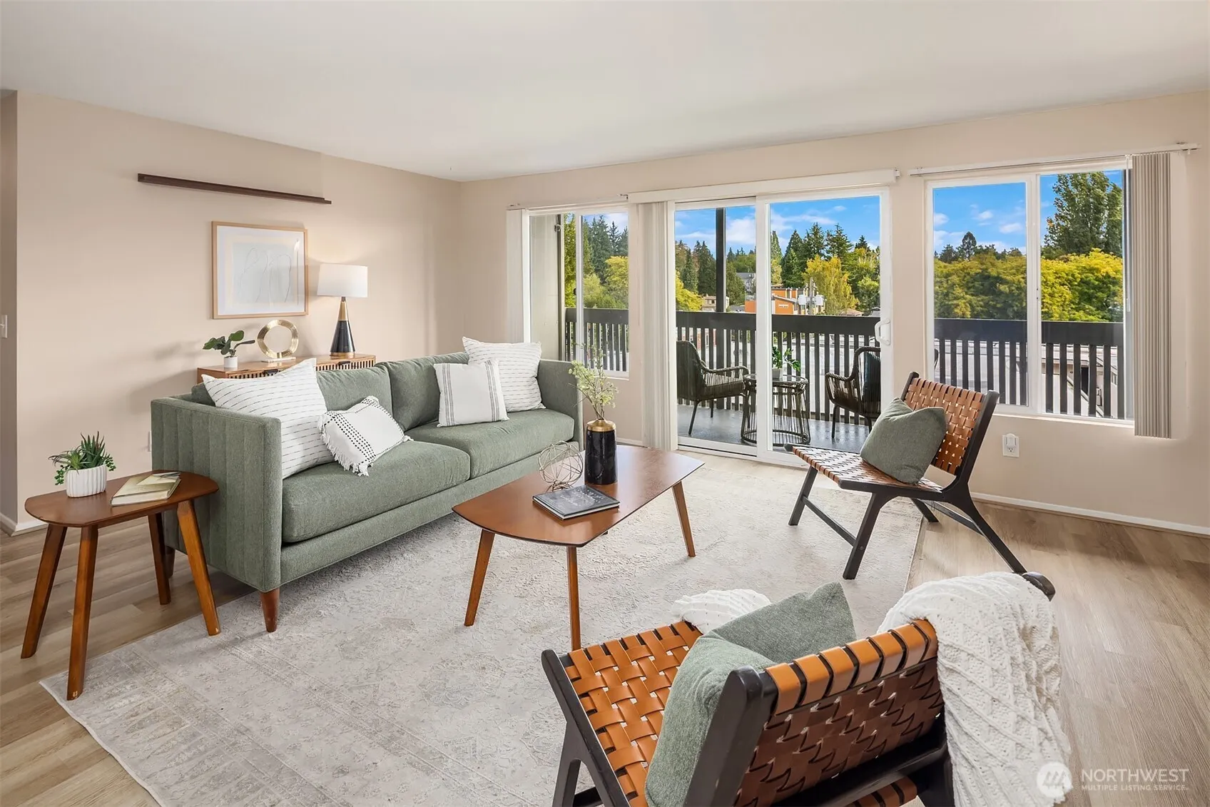 7064 35th Avenue NE #13, Seattle, WA 98115