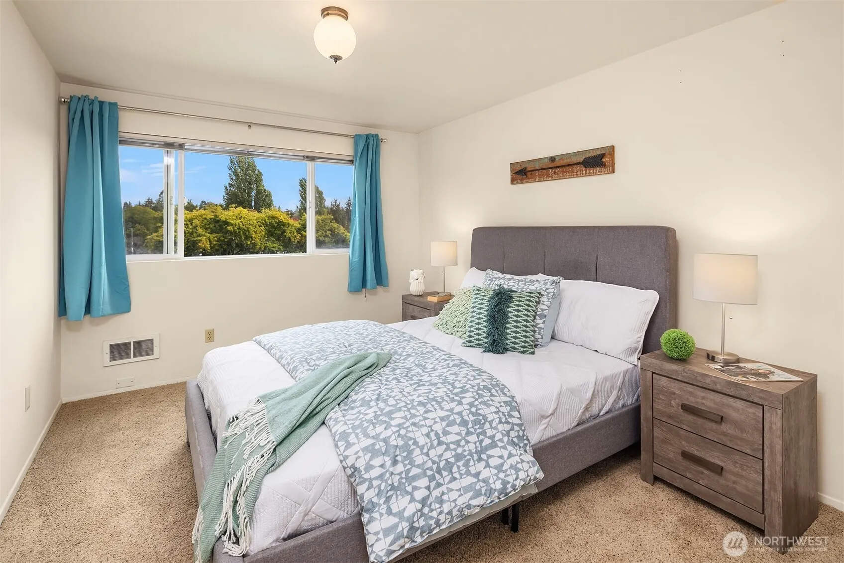 7064 35th Avenue NE #13, Seattle, WA 98115