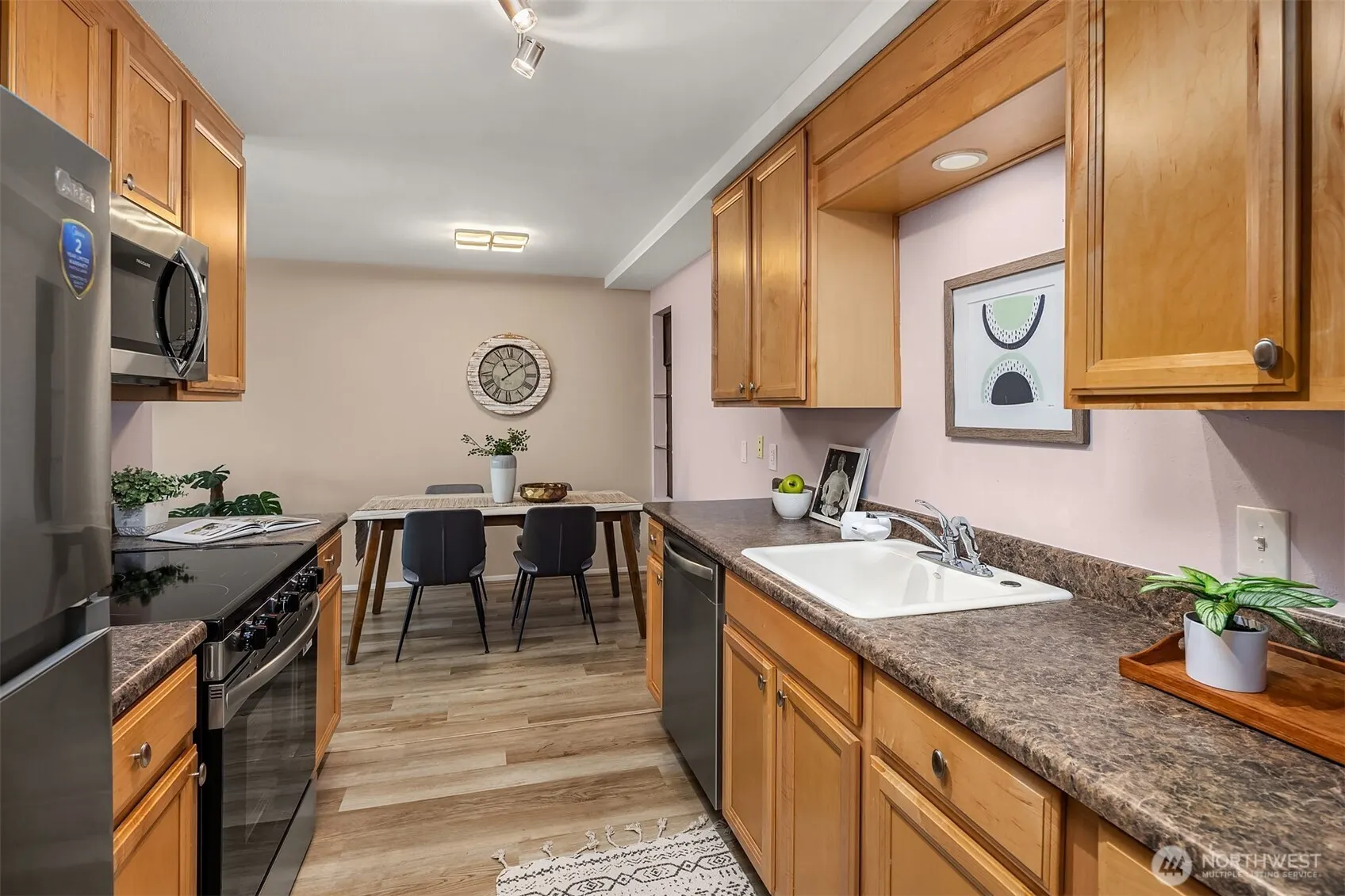 7064 35th Avenue NE #13, Seattle, WA 98115