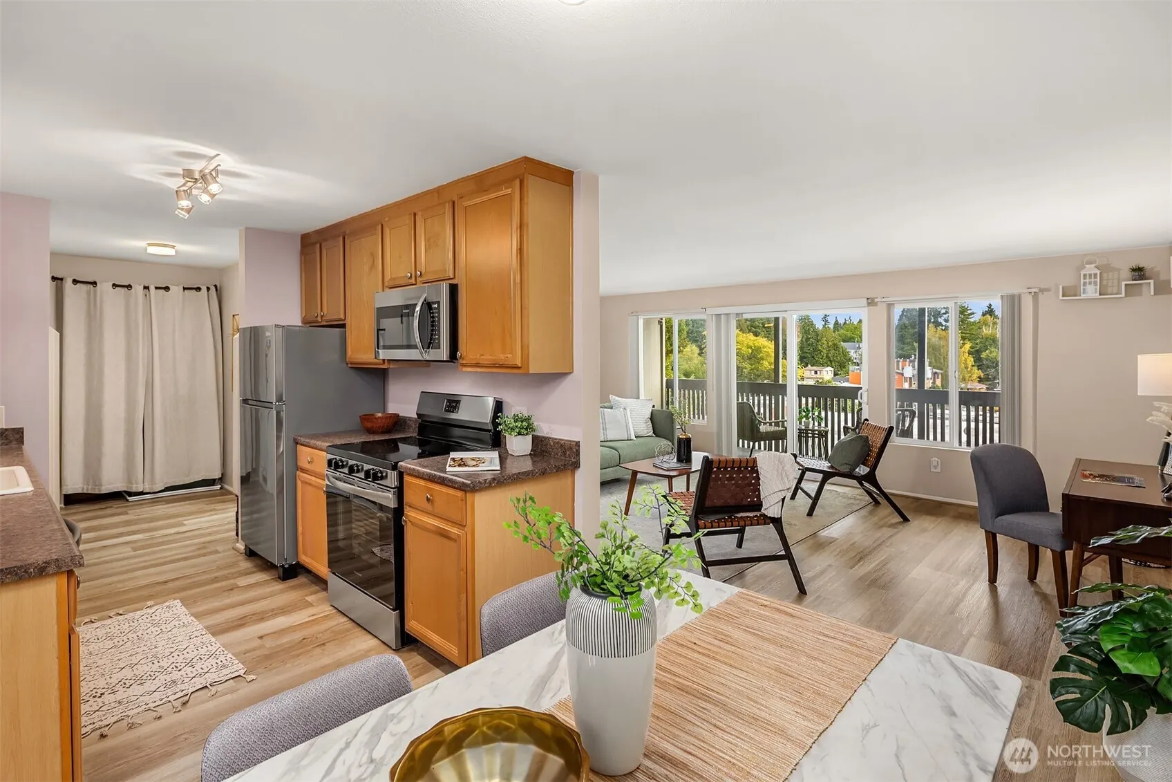 7064 35th Avenue NE #13, Seattle, WA 98115