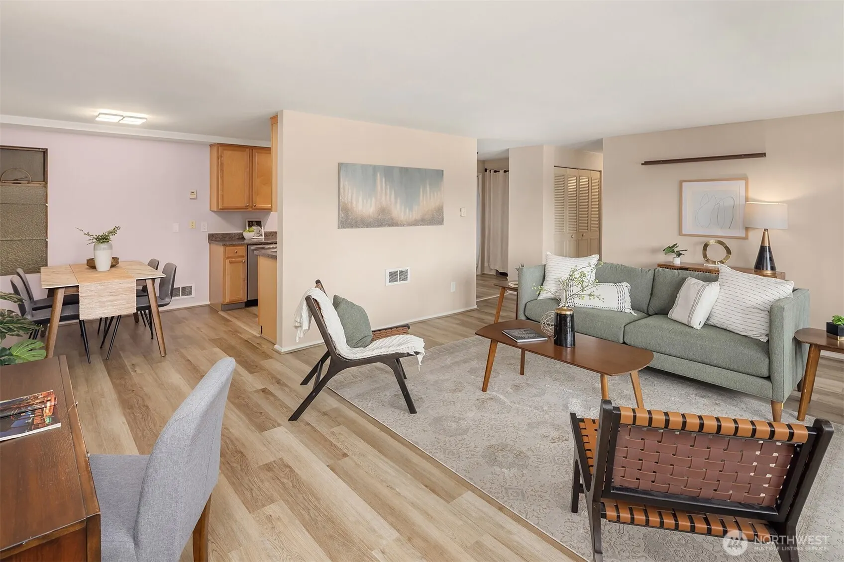 7064 35th Avenue NE #13, Seattle, WA 98115
