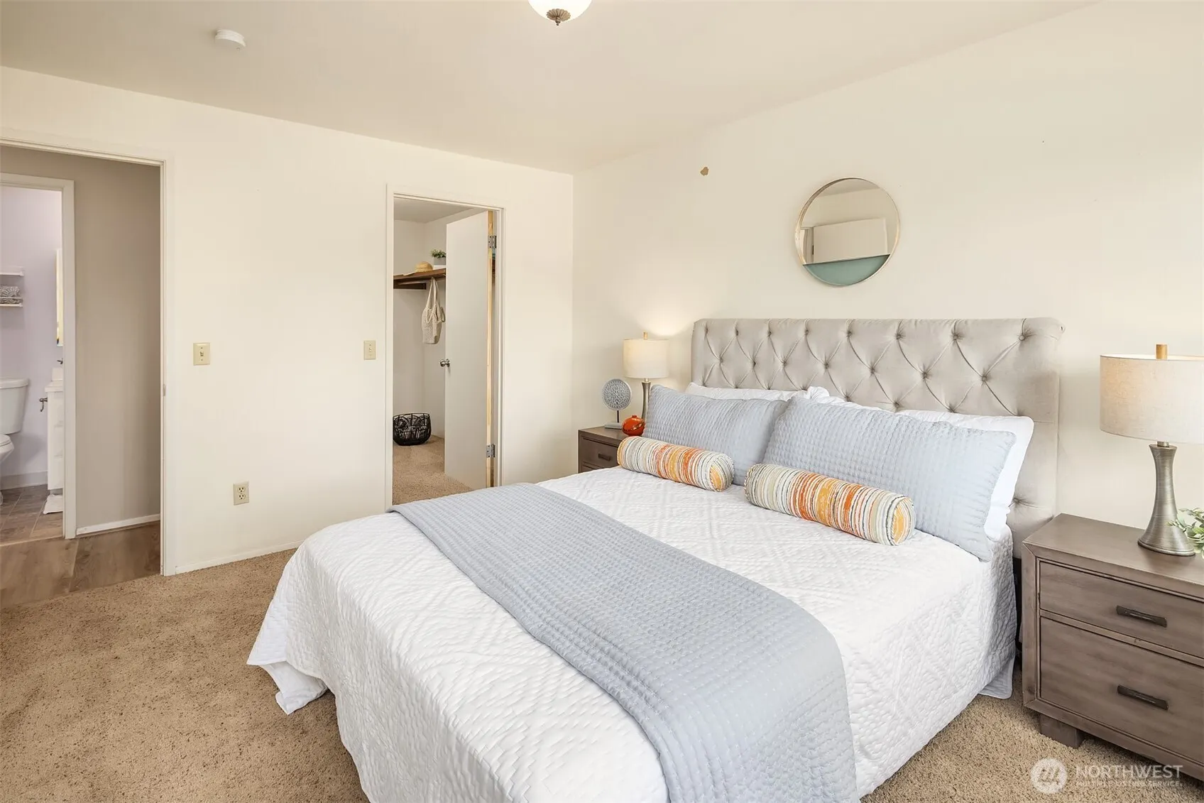 7064 35th Avenue NE #13, Seattle, WA 98115