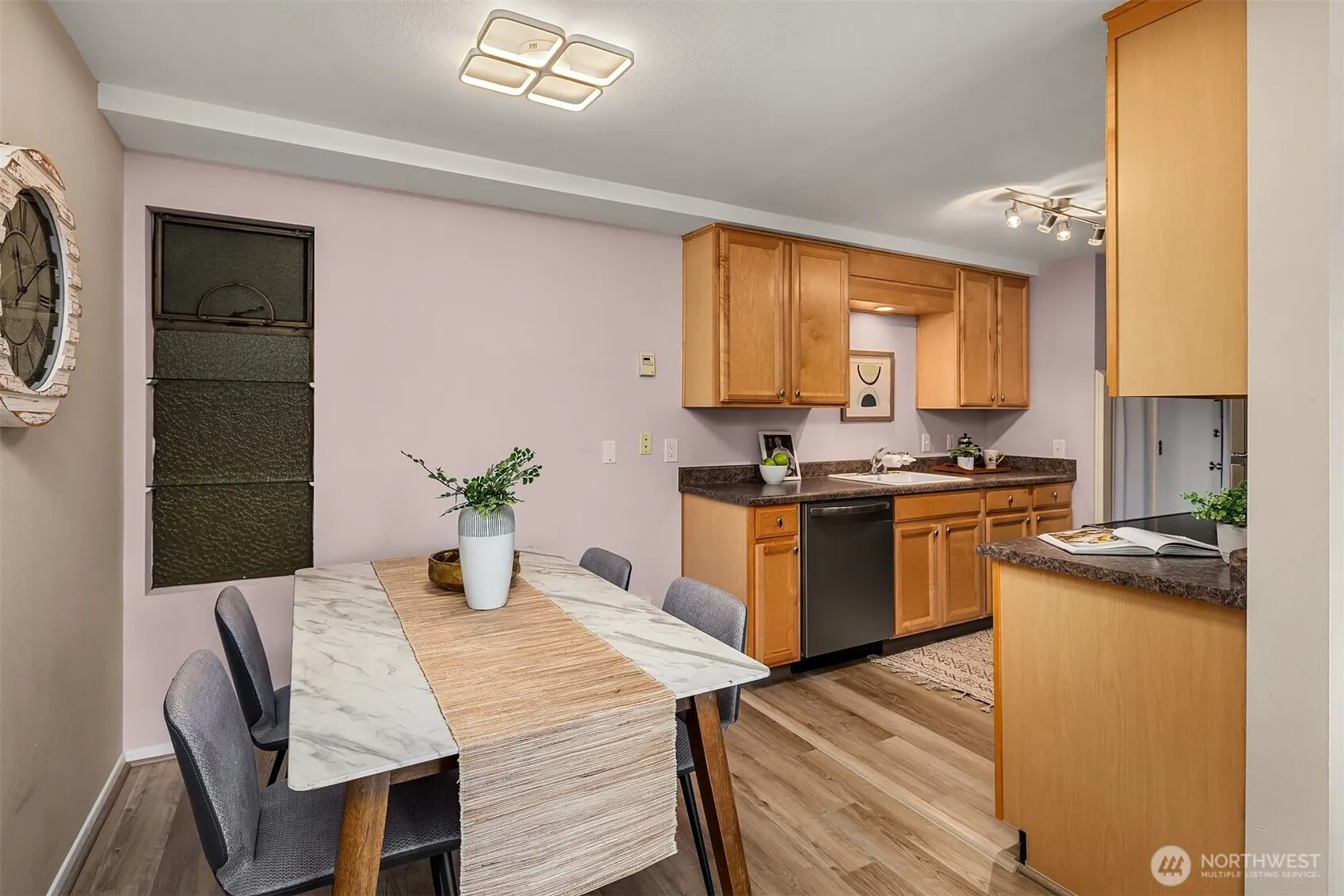 7064 35th Avenue NE #13, Seattle, WA 98115