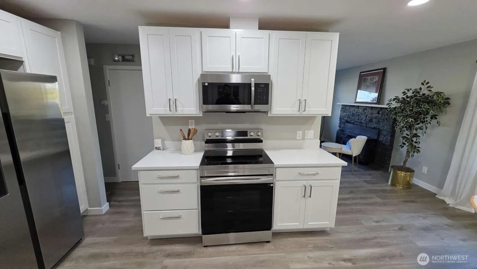 6701 S Bangor Court , Seattle, WA 98178