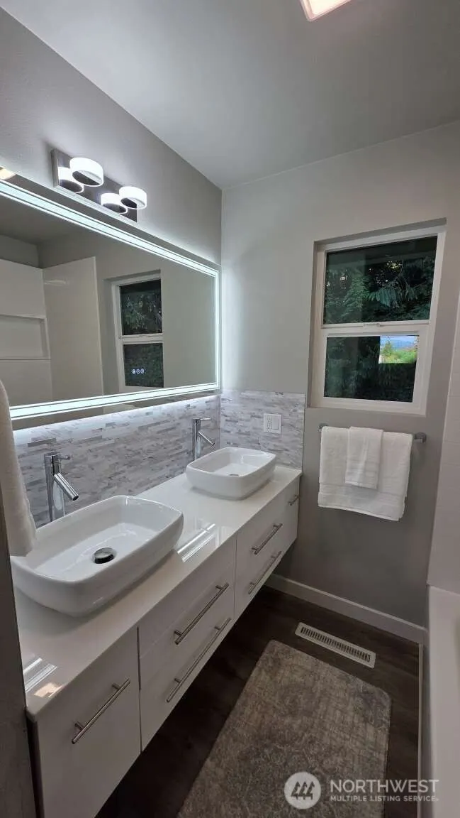 6701 S Bangor Court , Seattle, WA 98178