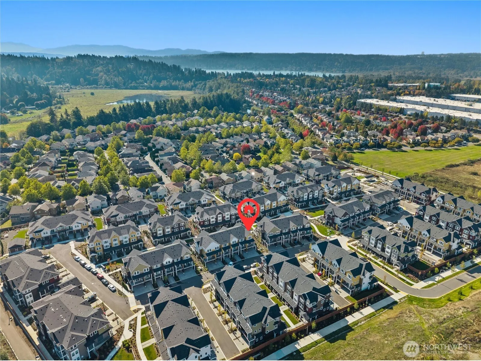 19345 NE 69th Circle #106, Redmond, WA 98052