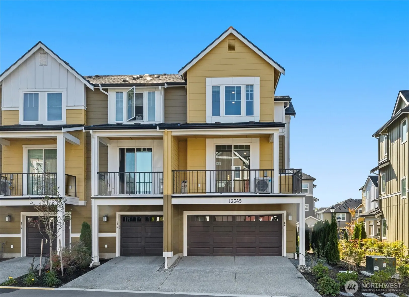 19345 NE 69th Circle #106, Redmond, WA 98052