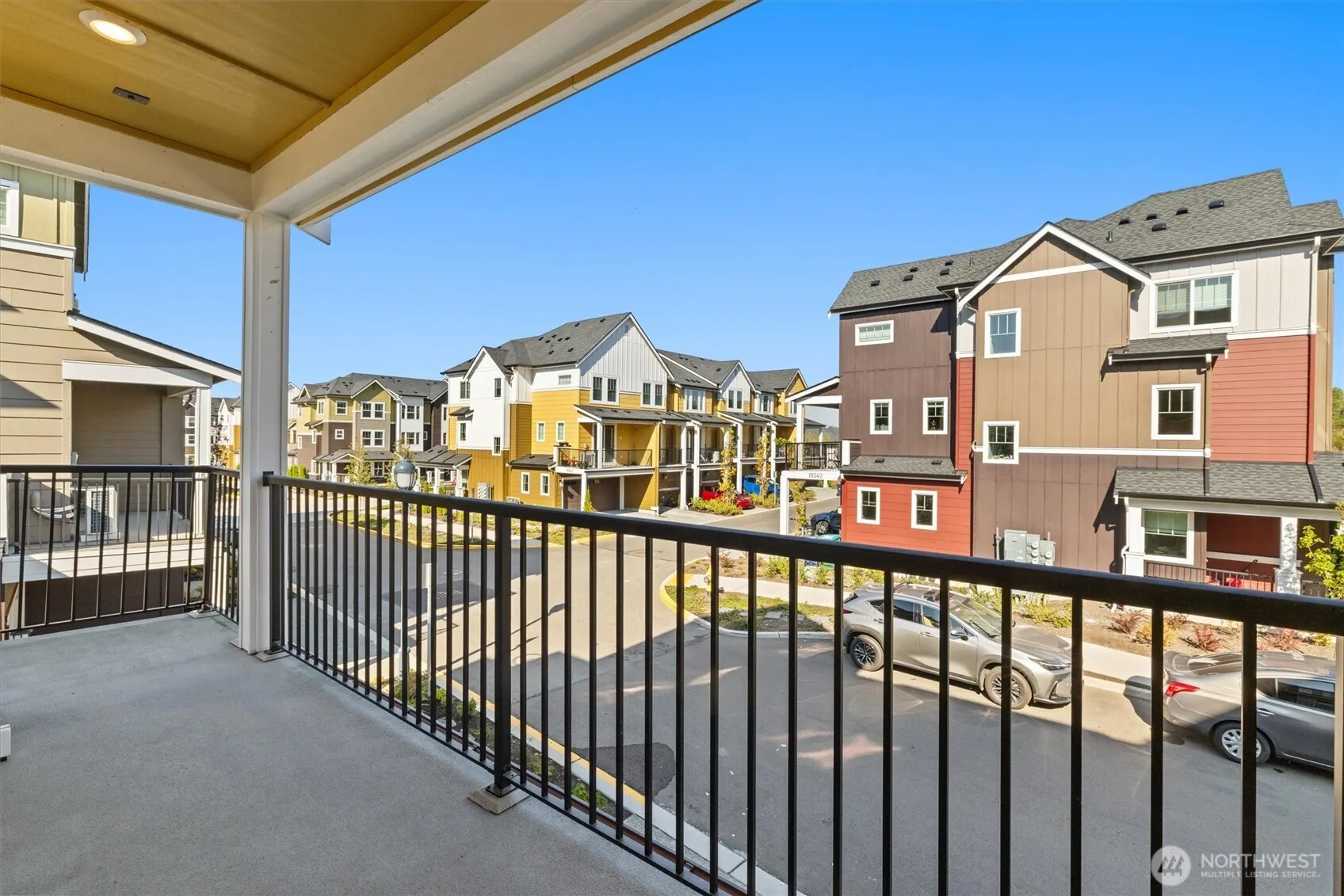 19345 NE 69th Circle #106, Redmond, WA 98052