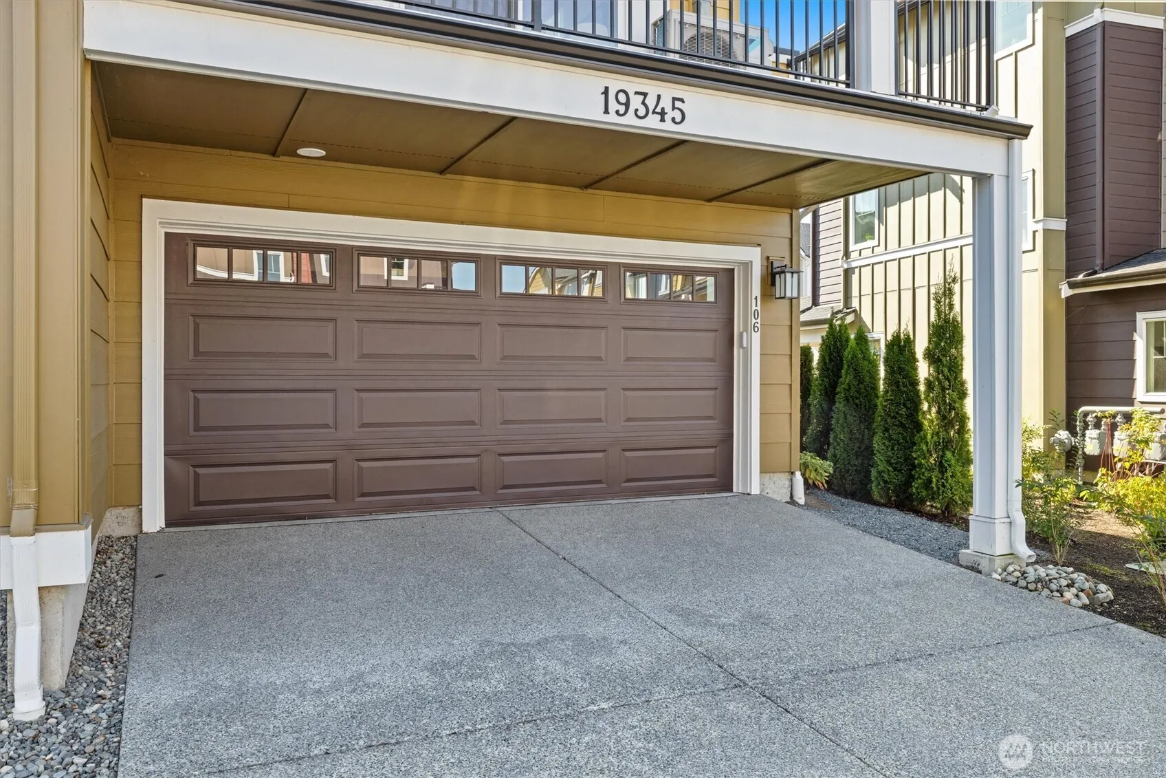 19345 NE 69th Circle #106, Redmond, WA 98052