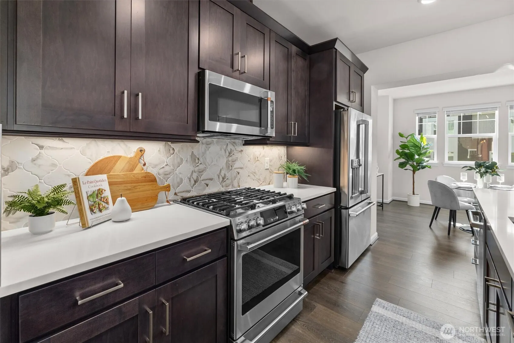 19345 NE 69th Circle #106, Redmond, WA 98052
