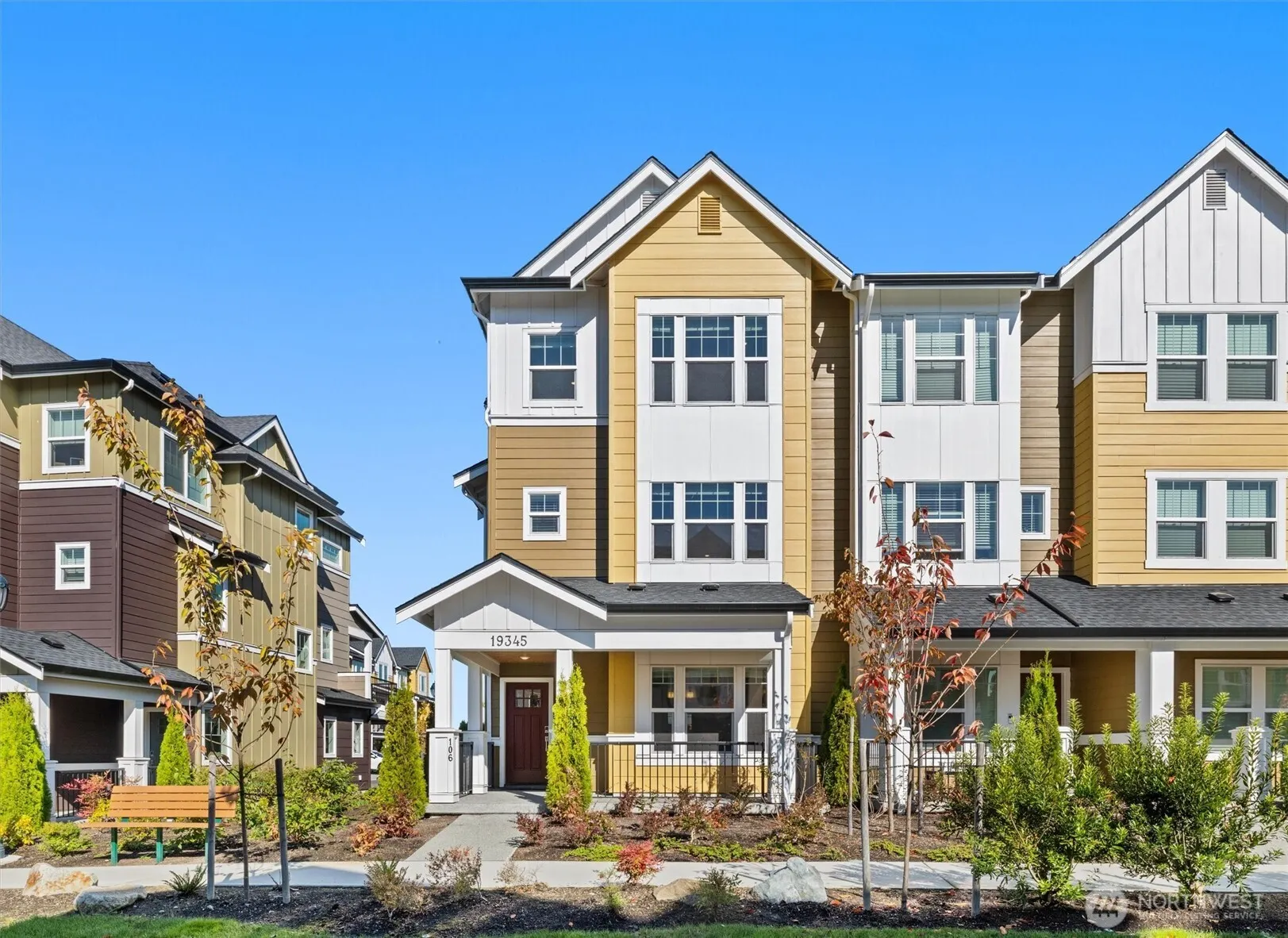 19345 NE 69th Circle #106, Redmond, WA 98052