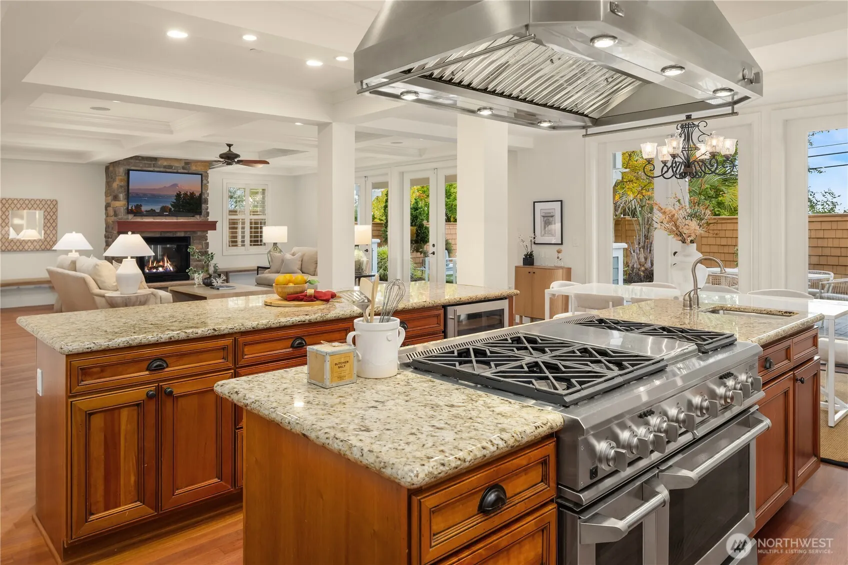 6577 102nd Avenue NE, Kirkland, WA 98033
