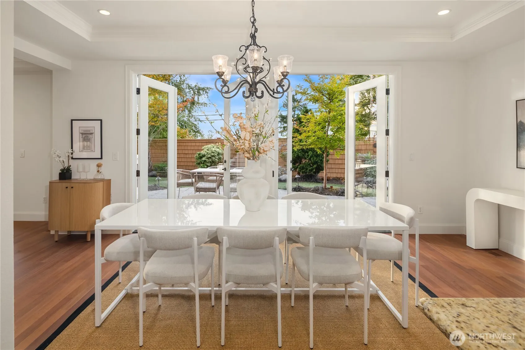6577 102nd Avenue NE, Kirkland, WA 98033